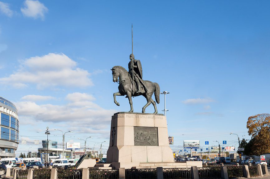 Памятник святому благоверному князю Александру Невскому (скульптор Валентин Григорьевич Козенюк)