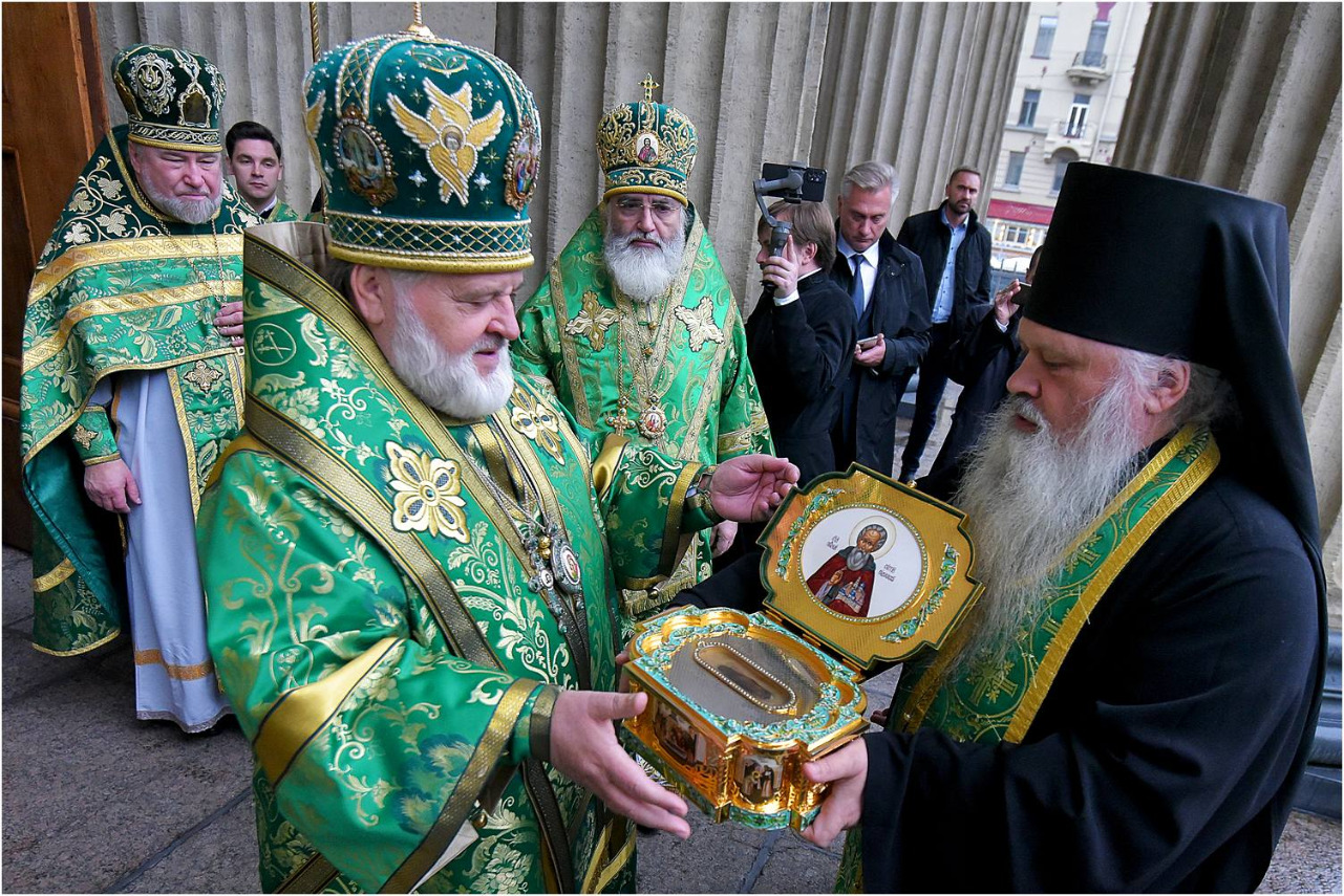 Епископ Кронштадтский Назарий принял участие во встрече мощей преподобного Сергия Радонежского
