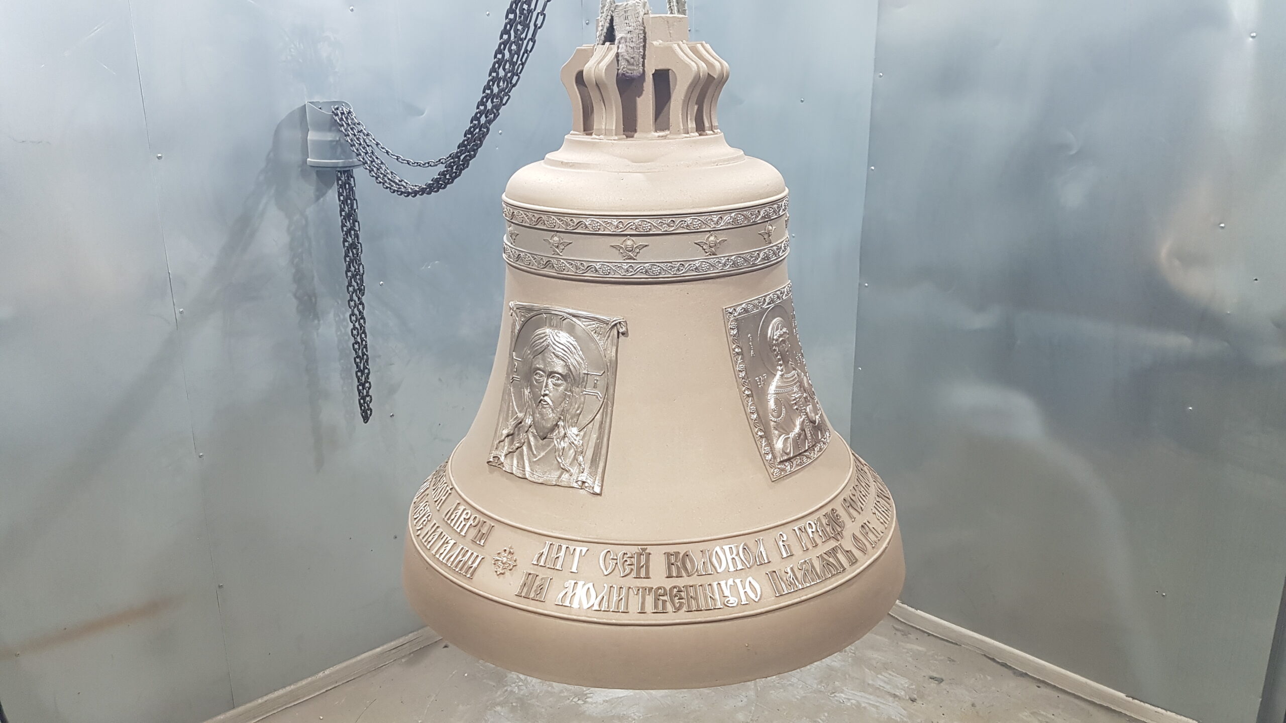 Новый колокол для звонницы Александро-Невской Лавры