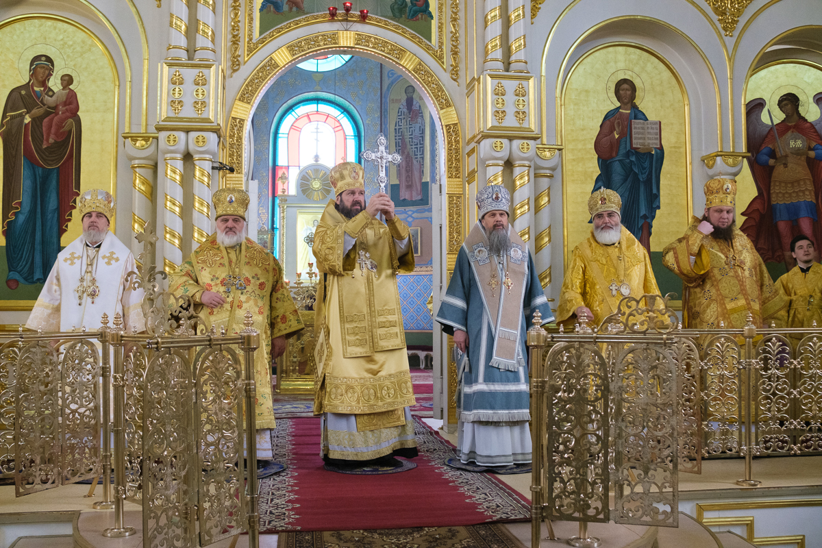 Епископ Кронштадтский Назарий сослужил епископу Гатчинскому и Лужскому Митрофану