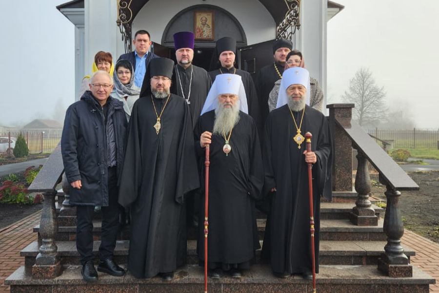 Делегация во главе с митрополитом Санкт-Петербургским и Ладожским Варсонофием