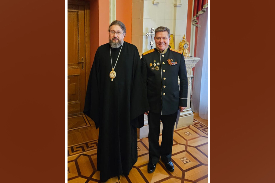 Епископ Кронштадтский Вениамин и полковник медицинской службы Свирида Валерий Степанович
