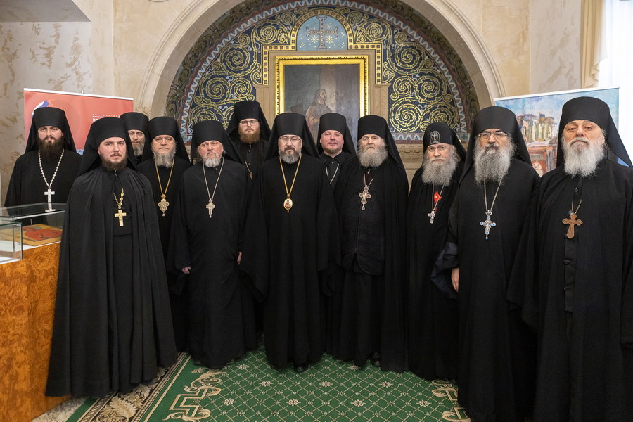 Общая фотография участников Духовного собора Александро-Невской Лавры