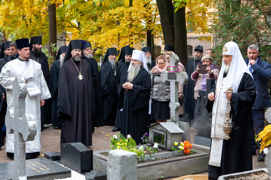 Заупокойная лития на Никольском кладбище