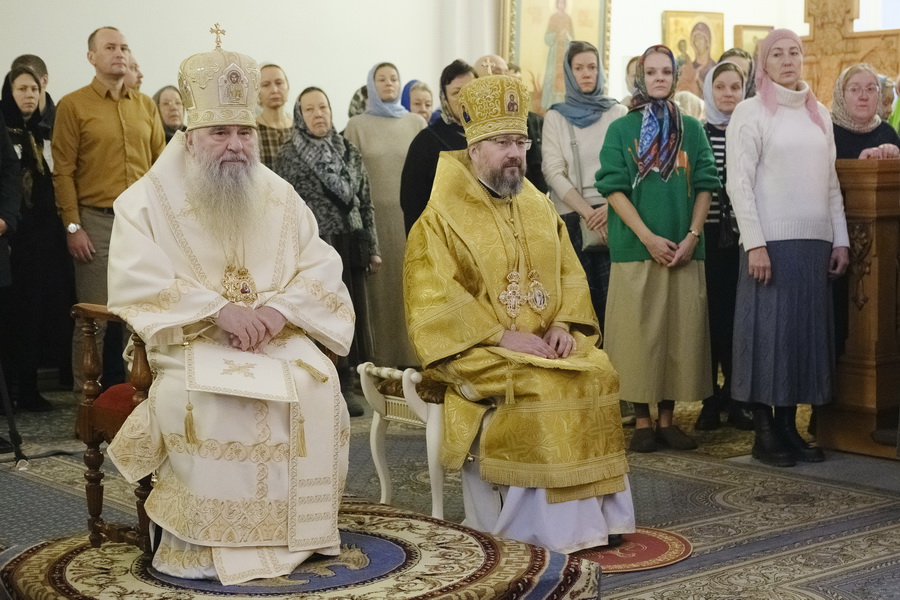 Митрополит Санкт-Петербургский и Ладожский Варсонофий и епископ Кронштадтский Вениамин