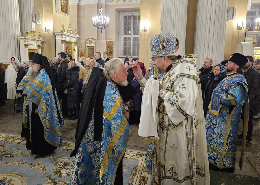 Полиелейная Утреня в Свято-Троицком соборе Александро-Невской Лавры