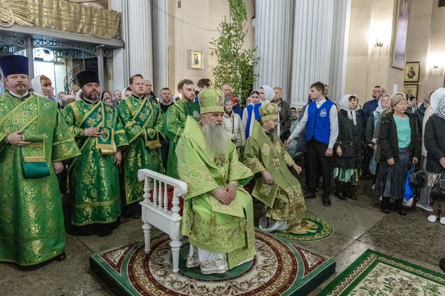 Свято-Троицкий собор Александро-Невской лавры