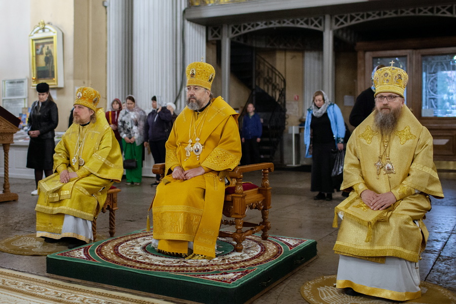Свято-Троицкий собор Александро-Невской лавры